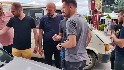 Bursa'da seyir halindeki araca mermi isabet etti