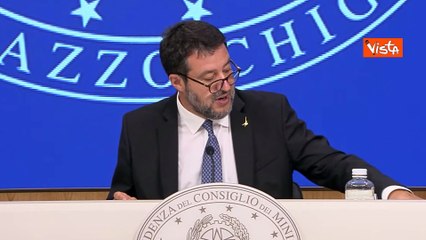 Download Video: Salvini: Casco e assicurazione obbligatoria per i monopattini