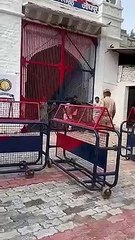 भूख हड़ताल से जेल के 74 कार्मिक भर्ती, 24 महिलाएं भी शामिल