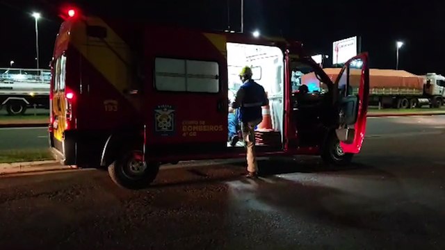 Carro e caminhão se envolvem em acidente na BR-277, próximo ao Trevo Cataratas