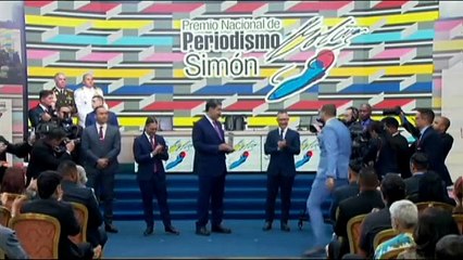 Programa "A Pulso" recibe el Premio Nacional Simón Bolívar 2023 en mención televisión
