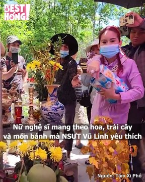 Bình Tinh cùng chồng đến thăm mộ cố nghệ sĩ Vũ Linh, xúc động hôn lên di ảnh ba nuôi