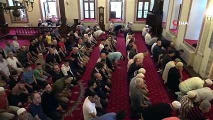 Kocaeli'de Vatandaşlar Bayram Namazı İçin Camileri Doldurdu