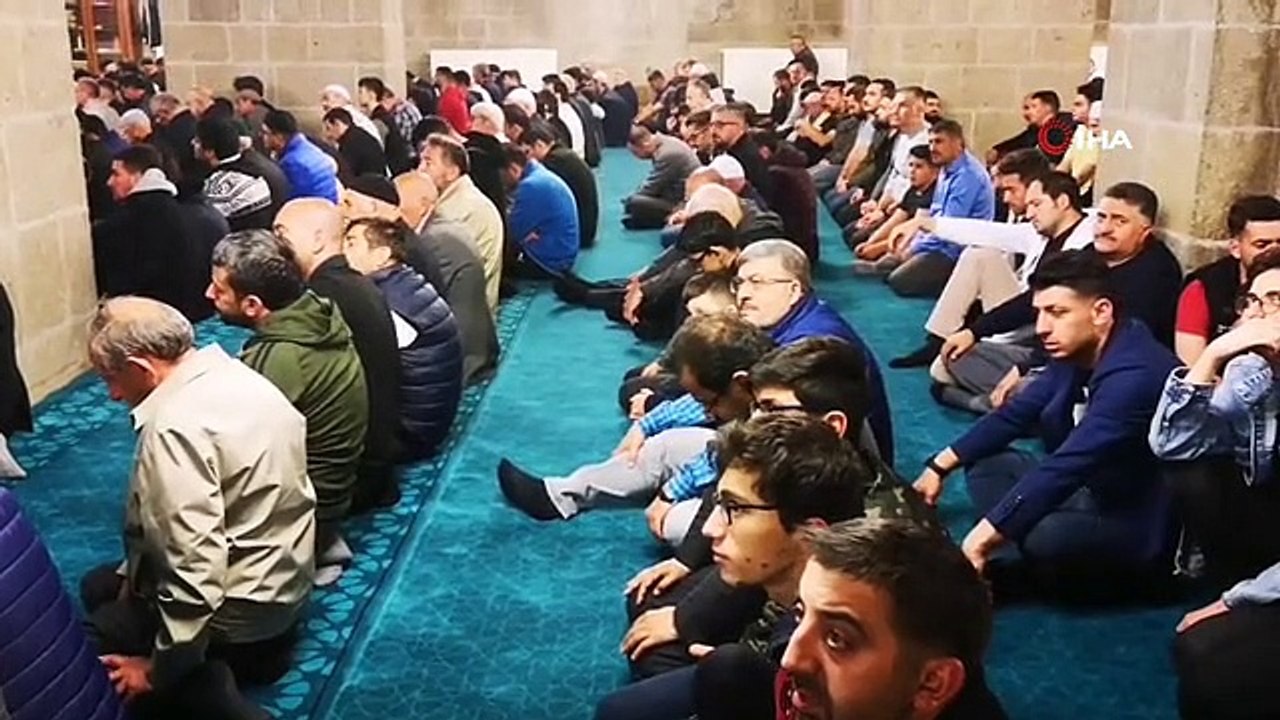 Milli Eğitim Bakanı Tekin Bayram namazını Ulu Camii'nde kıldı
