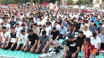 İstanbul'da binlerce kişi bayram namazını Ayasofya'da kıldı