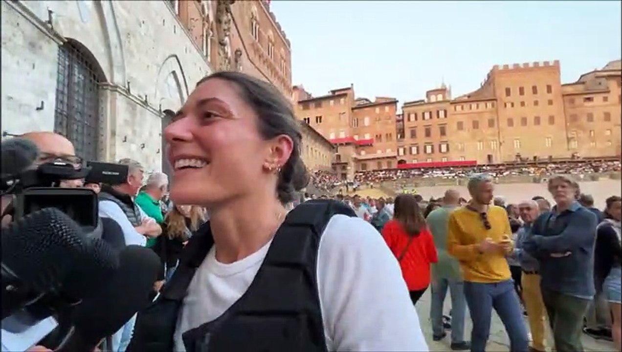 Siena, verso il Palio: in Piazza del Campo la fantina Selvaggia Pianetti