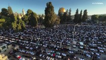 شاهد: الفلسطينيون يؤدون صلاة عيد الأضحى في المسجد الأقصى