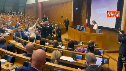 Download Video: Ecco il blitz di Magi contro Meloni al convegno sulle droghe