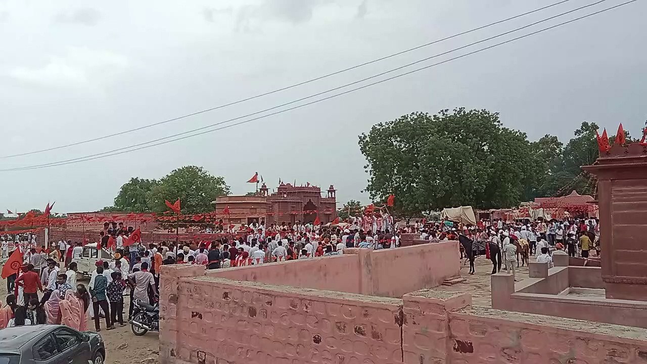 कोलू पाबूजी ओरण परिक्रमा में उमड़ा भक्तों का सैलाब , 25 किलोमीटर परिक्रमा के दौरान गूंजते रहे जयकारे