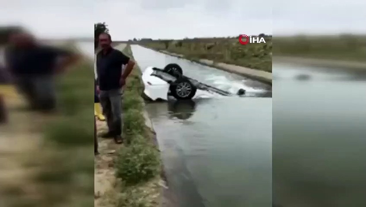 Un terrible accident le matin de la fête ! La voiture a volé dans le canal, la famille de 3 personnes a péri