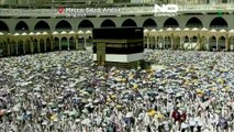 WATCH: Hundreds of thousands of Muslim pilgrims brave intense heat at Hajj pilgrimage