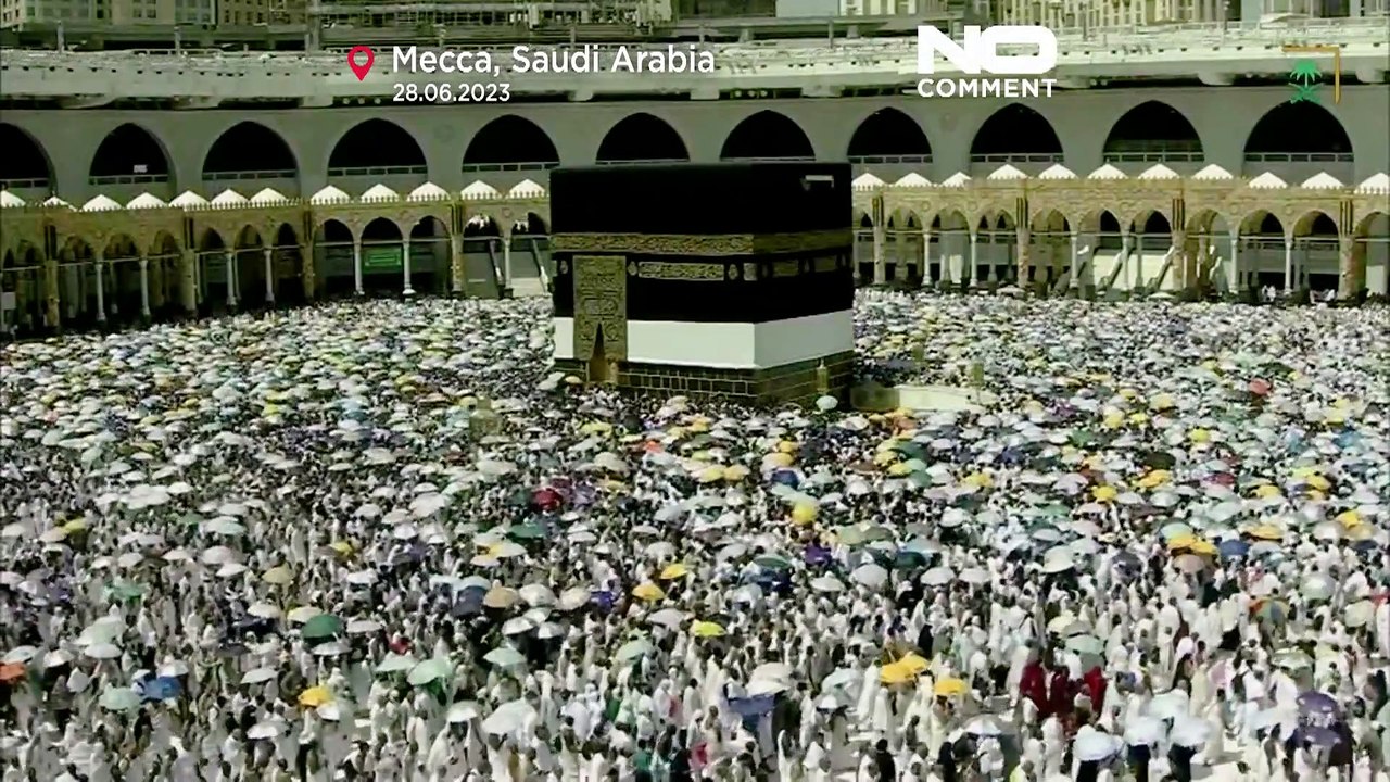 WATCH: Hundreds of thousands of Muslim pilgrims brave intense heat at Hajj pilgrimage