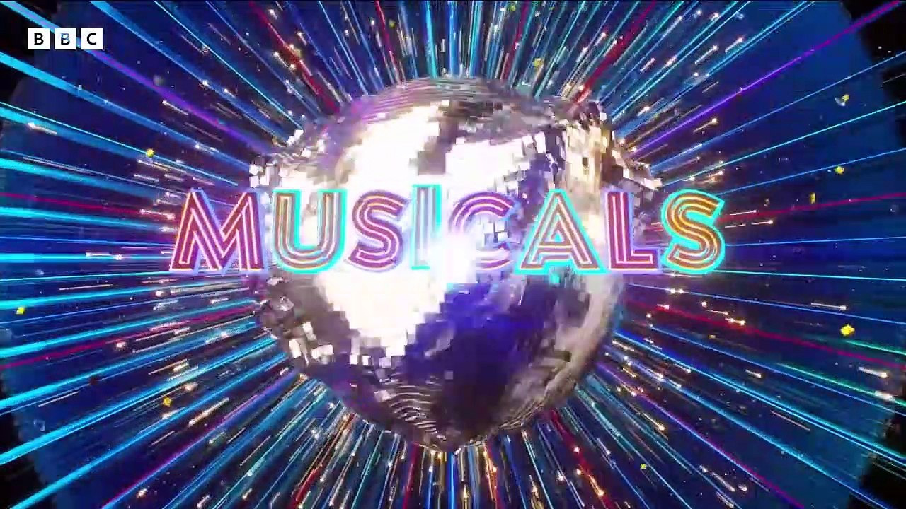 Helen Skelton & Gorka Marquez dance Couple's Choice to Mein Herr from