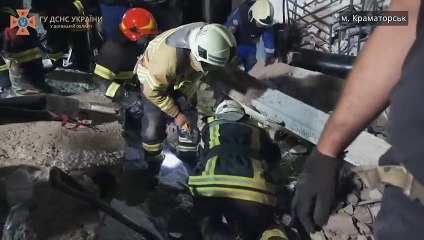 Sobe número de mortos em bombardeio contra restaurante na Ucrânia