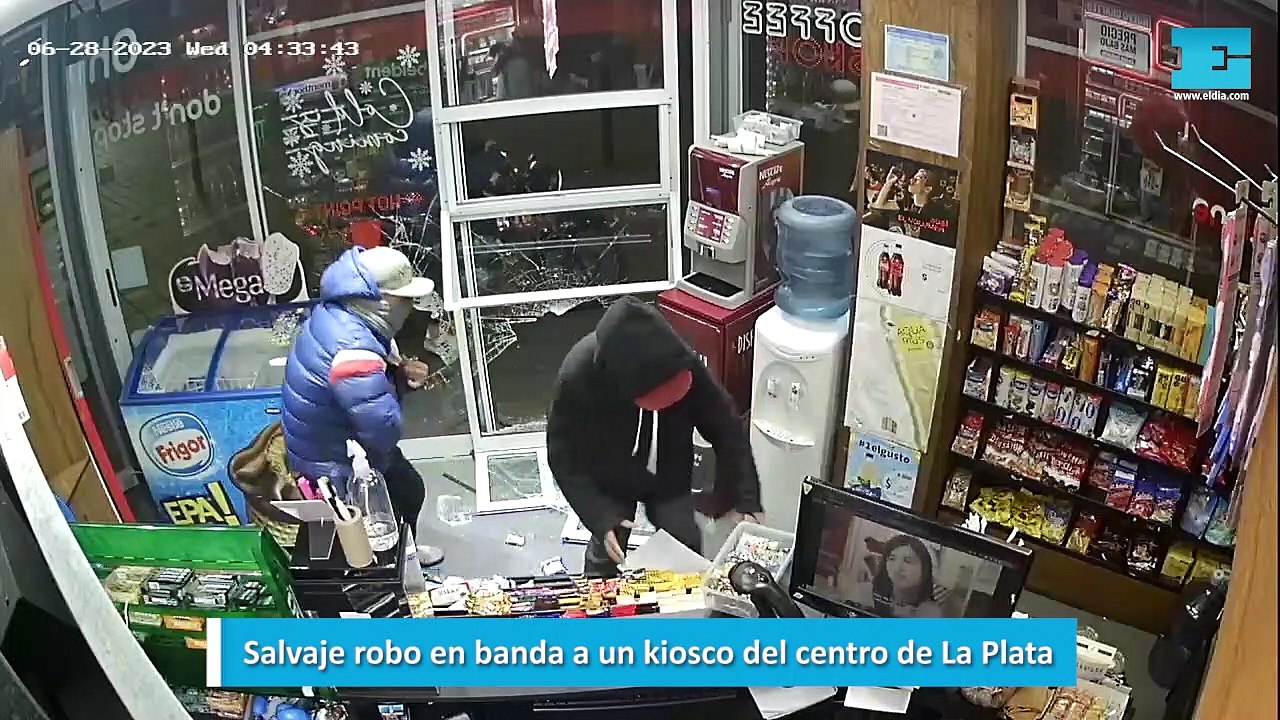 Salvaje robo en banda a un kiosco del centro de La Plata