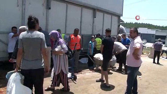 İzmir'de bayramın ilk günü hayvan pazarlarında yoğunluk