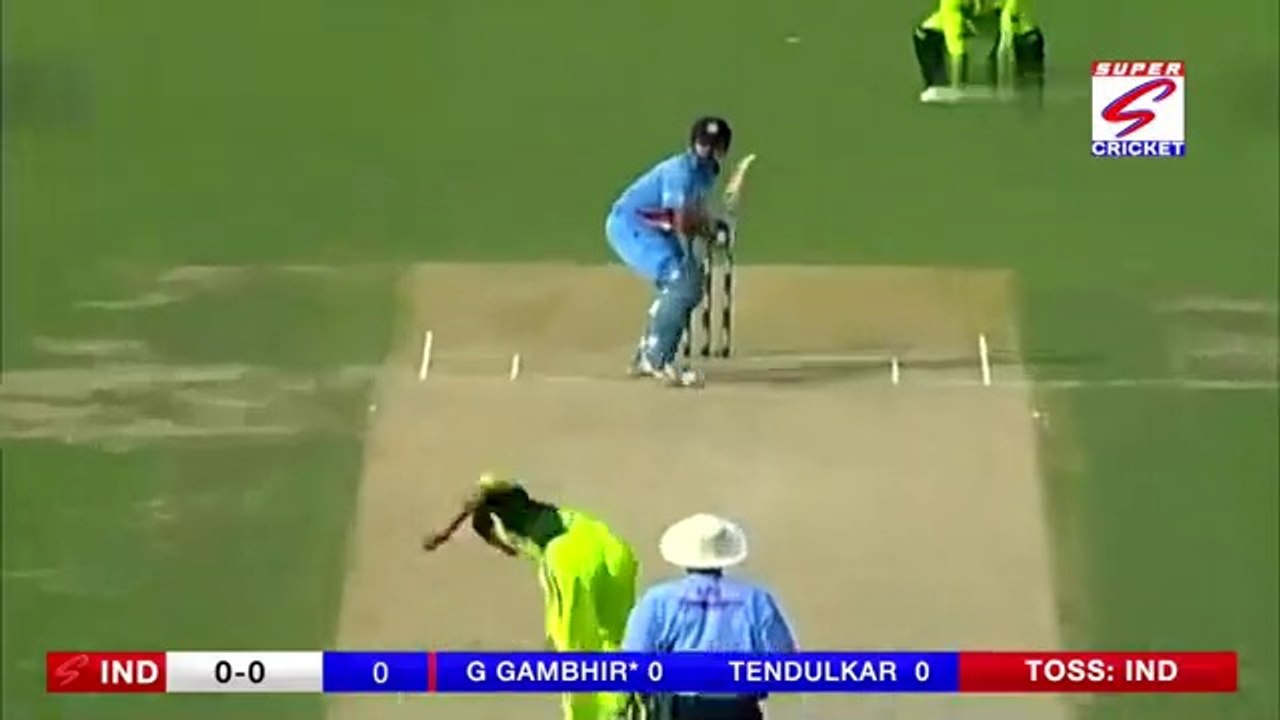 Dravid and Yuvraj combined well played to take India to their victory with India clinch the series /Sohaif Group /India vs Australia /England vs Australia /England vs New Zealand /India vs Pakistan /united state of America /Pakistan vs Australia