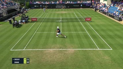 Eastbourne : Zhizhen Zhang élimine Cressy et atteint les quarts de finale 🎾