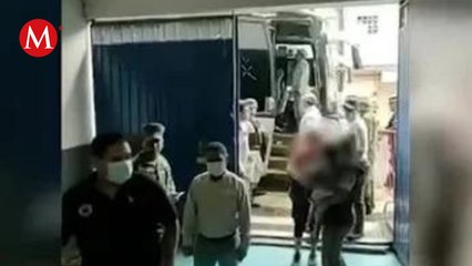 Dan residencia permanente a familia migrante de niña nacida en un autobús en Veracruz