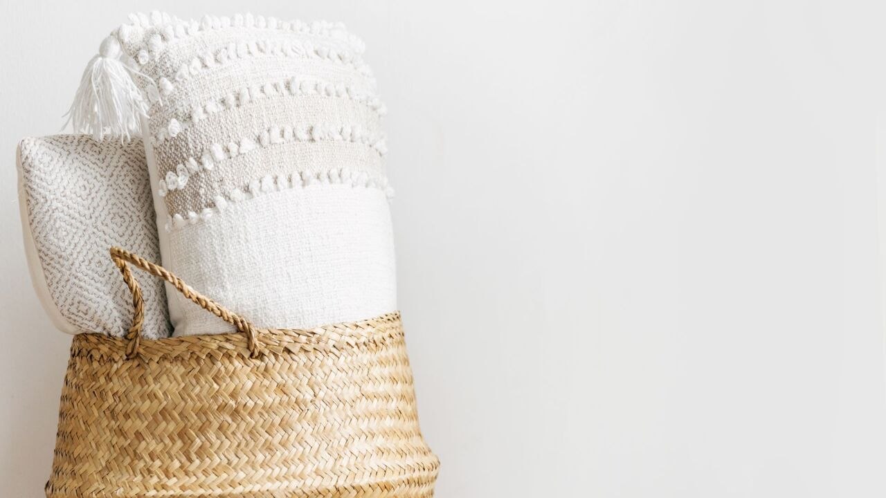 How to Store Pillows, Including Bed and Throw Pillows video Dailymotion