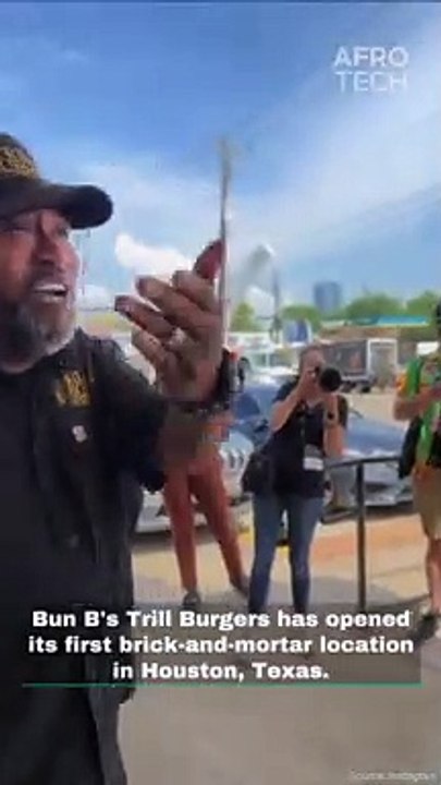 Bun B Officially Opens 'Trill Burgers' First Brick-And-Mortar Location In Houston