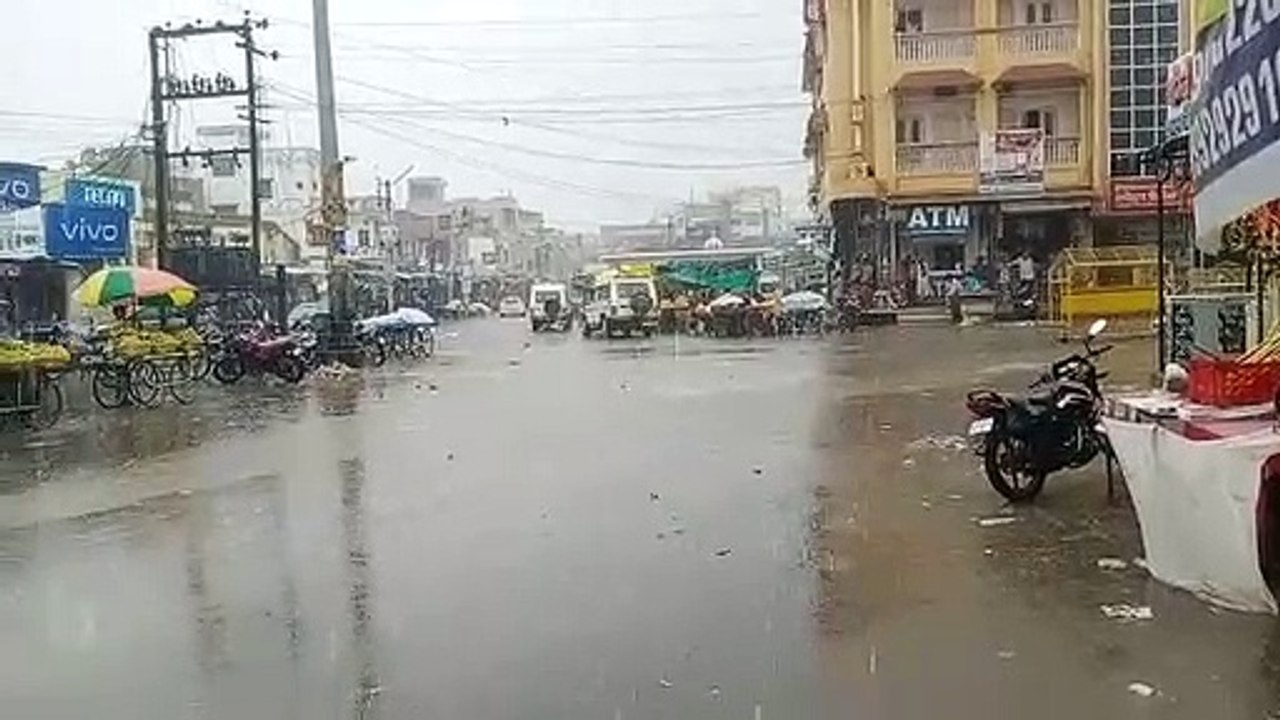 कभी रिमझिम तो कभी गिरी फुहार, जिले के कई इलाकों...