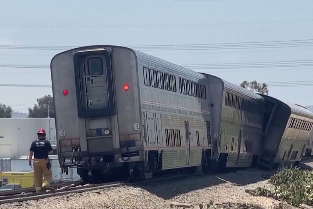 California Amtrak train derails, injuring eight