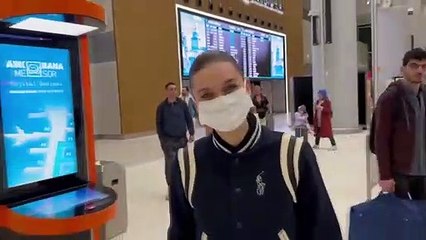 İtalya'ya gitmek isterken vize engeline takılan Afra Saraçoğlu, uçağa alınmadı
