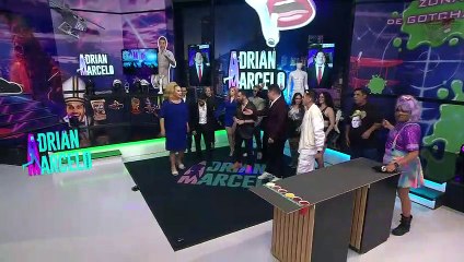 La señora Laura regresa con tremendo beso