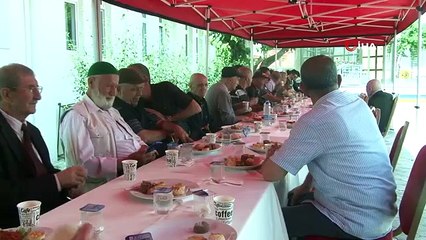 Gönül Köşkü Huzurevi'nde bayram kutlaması