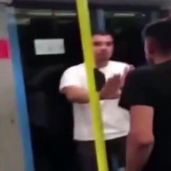 Metroda 'Ananız bacınız yok mu lan' kavgası