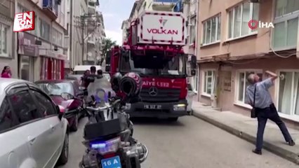 Bursa'da ev sahibinin kilitlediği kiracıyı itfaiye ekipleri kurtardı