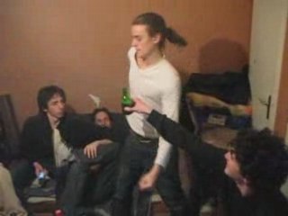 Tecktonik  at ptite piece.avi