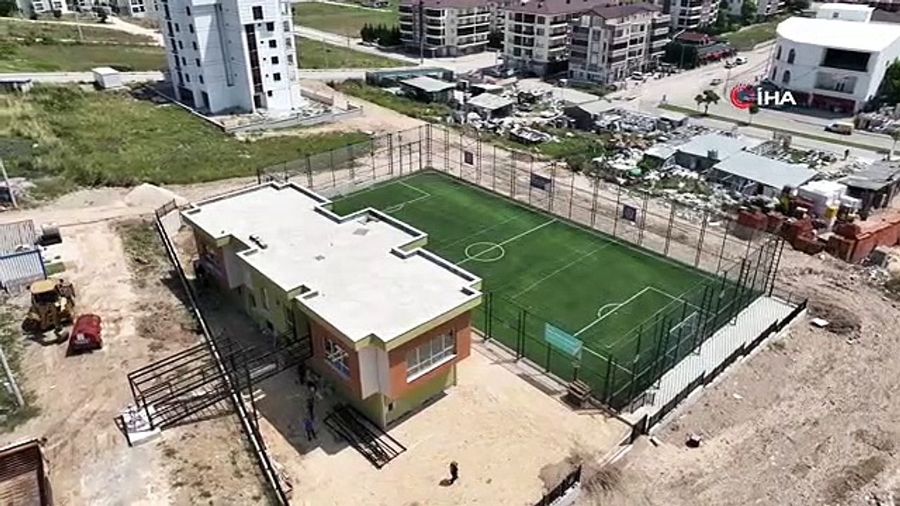 Le centre de la jeunesse et des sports du quartier de Yenibağlar est en phase d'achèvement