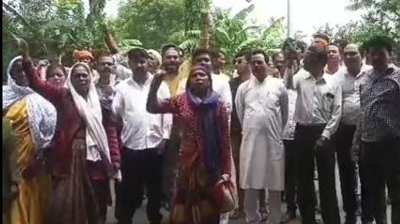 बैतूल: हिरासत में लिए गए युवक की मौत से भड़का गुस्सा,कांग्रेस उतरी सडको पर सौंपा ज्ञापन