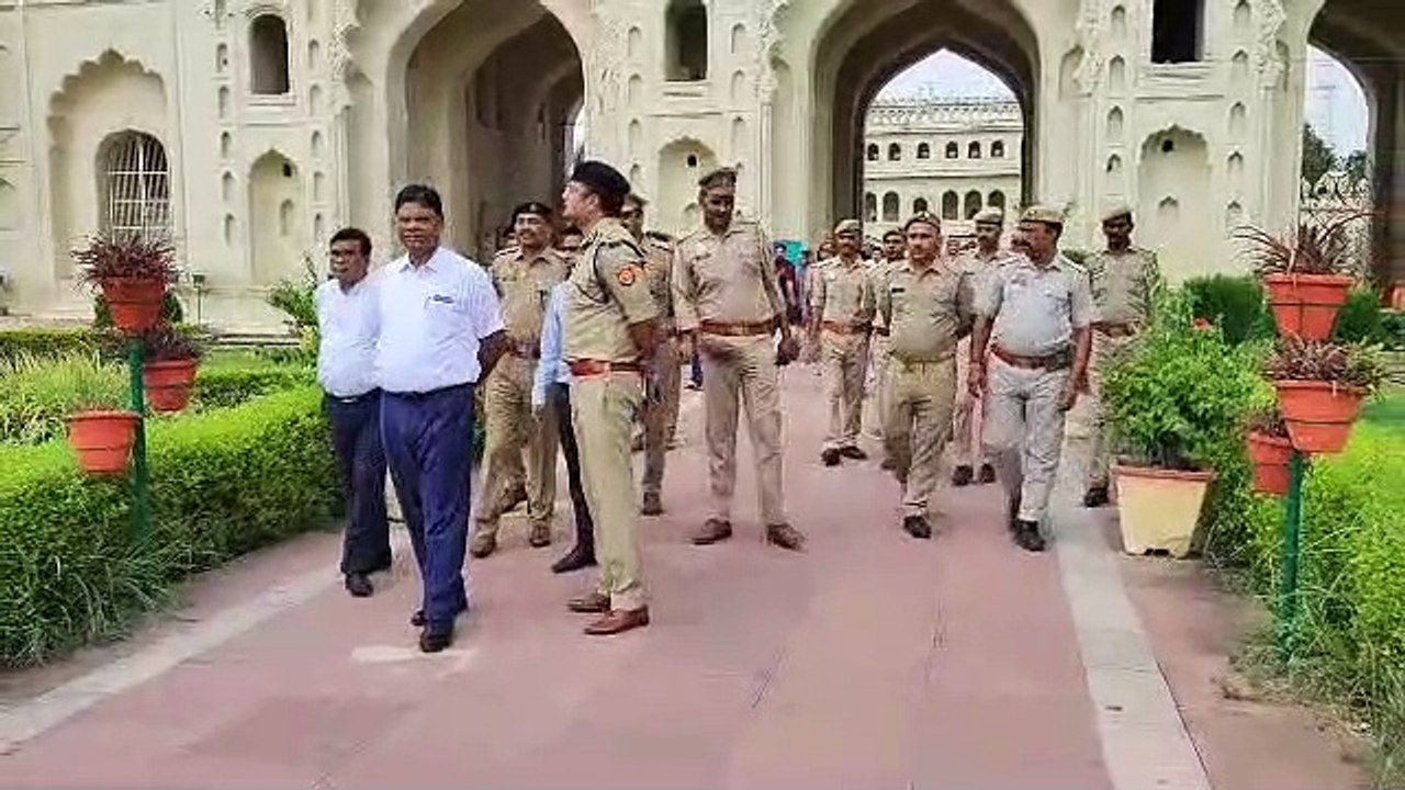 Video: लखनऊ में  ईद-उल-अजहा पर सुरक्षा व्यवस्था का जायजा लेने ऐशबाग बड़ा इमामबाड़ा पहुंचे DM और JCP