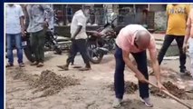 viral : आयोग अध्यक्ष ने अपने हांथो में उठाया फावड़ा की सफाई,देखें video