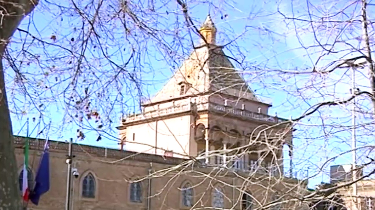 Video L' Assemblea regionale siciliana stoppa gli aumenti degli stipendi ai deputati
