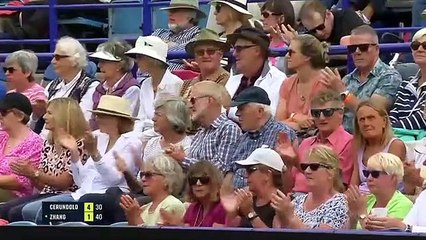 Cerúndolo eliminó a Zhizhen y se metió en las semis de Eastbourne