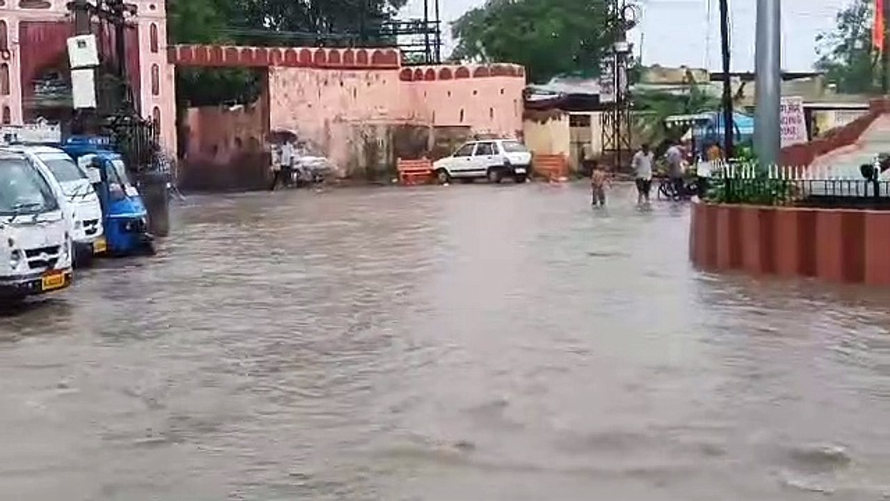 दो घंटे में बरसे 28 मिमी बरसात ने व्यवस्थाओं को...