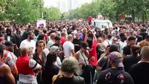 Fransa'da 'sessiz yürüyüş' protestosu