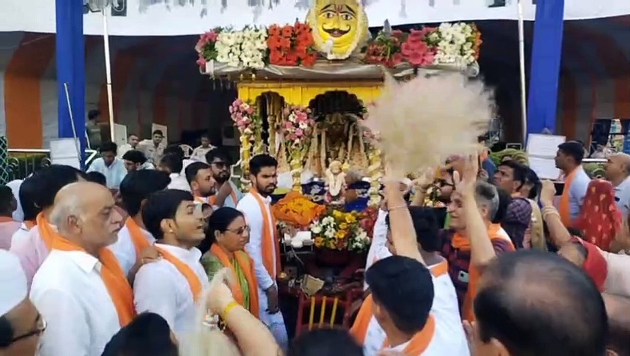 Jaganath Yatra... अपने धाम पहुंचे भगवान जगन्नाथ, श्रद्धालुओं ने बुहारा मार्ग