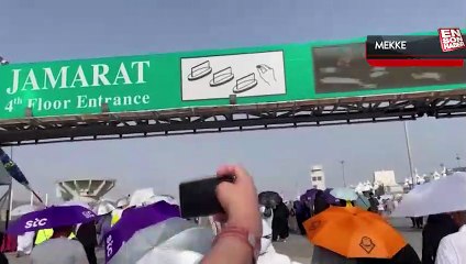 Hacılar şeytan taşladı