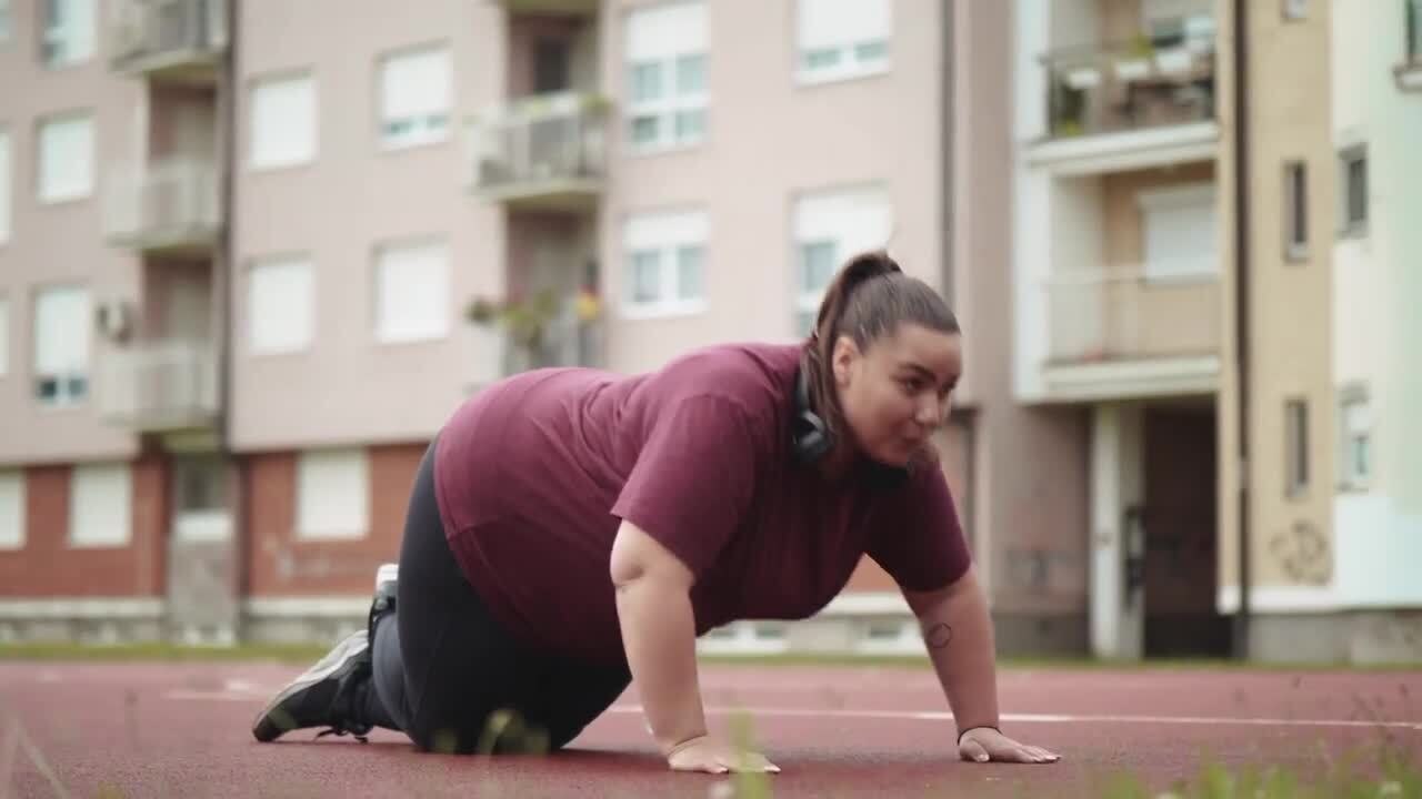 Health-GettyImages-1497374589-Push-ups