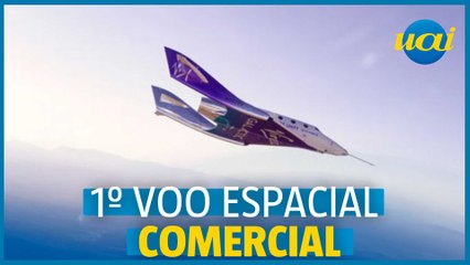Virgin Galactic leva seus primeiros clientes ao espaço