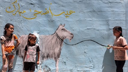 رغم الحصار.. أجواء العيد تخيم على شوارع غزة