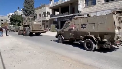 قوات الاحتلال الإسرائيلي تداهم بيت مطلوب جنوب نابلس وتقتحم أطراف جنين