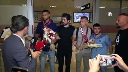 Trabzonspor'un yeni transferleri Mislav Orsic ve Joaquin Fernandes Trabzon'da