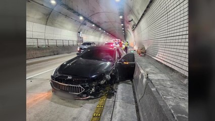 경북 청도 국도 터널서 역주행 사고...2명 다쳐 / YTN