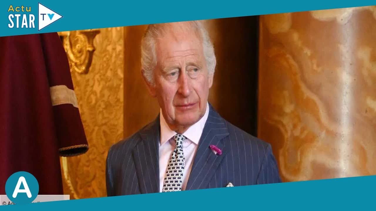 Charles III s’ennuie ? Son geste subtil pour me...